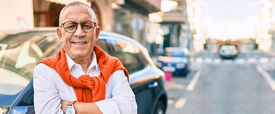 נהג צעיר ונהג מבוגר נהג צעיר ונהג מבוגר