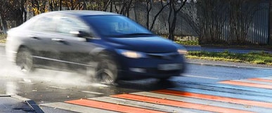 נהגת ששומרת על החוקים נהגת ששומרת על החוקים