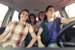 נהג חדש וצעיר נהג חדש וצעיר