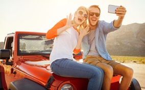 זוג ברכב ישן זוג ברכב ישן